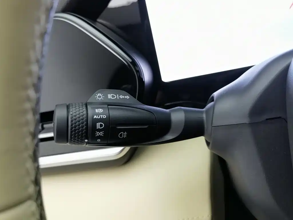 Geely Xingyue L — миниатюра 21