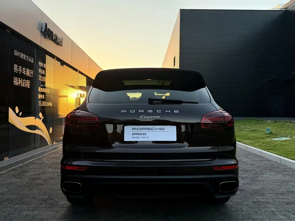 Porsche Cayenne — миниатюра 5
