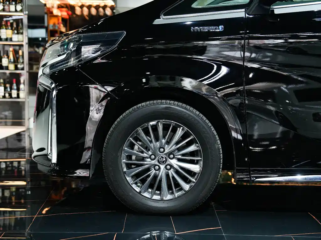 Toyota Alphard — миниатюра 4