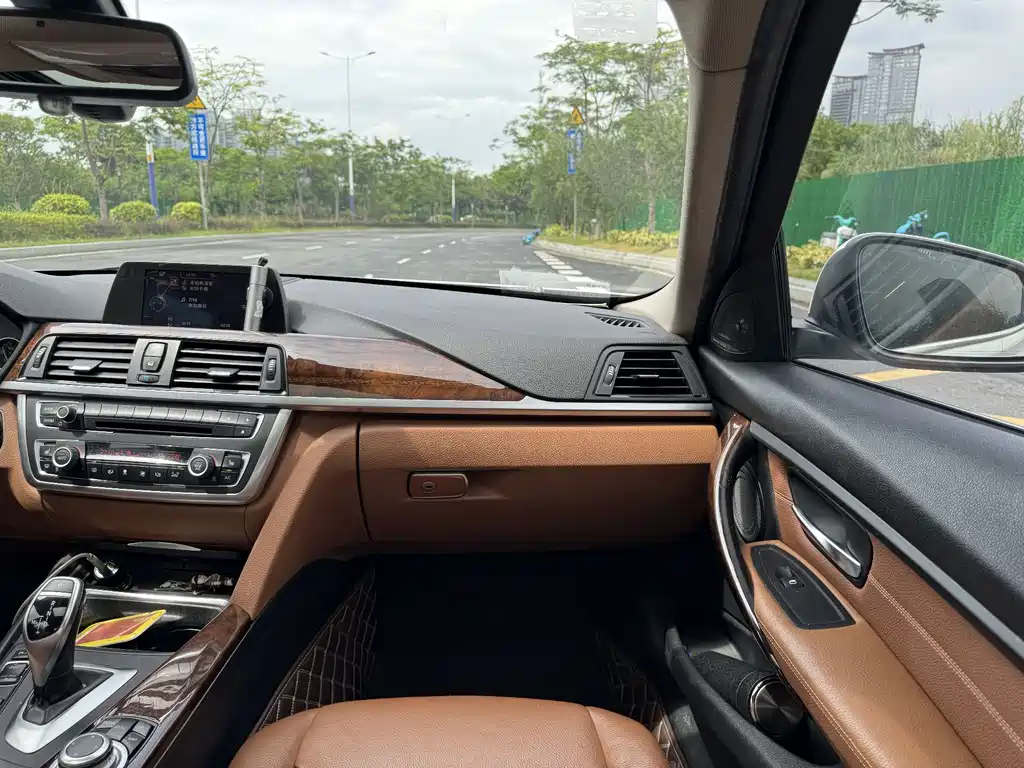 BMW 3 Series — миниатюра 11