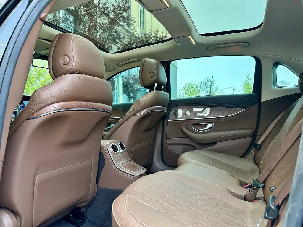 MERCEDES-BENZ E CLASS