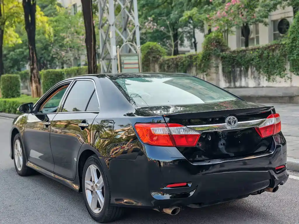 Toyota Camry — миниатюра 4