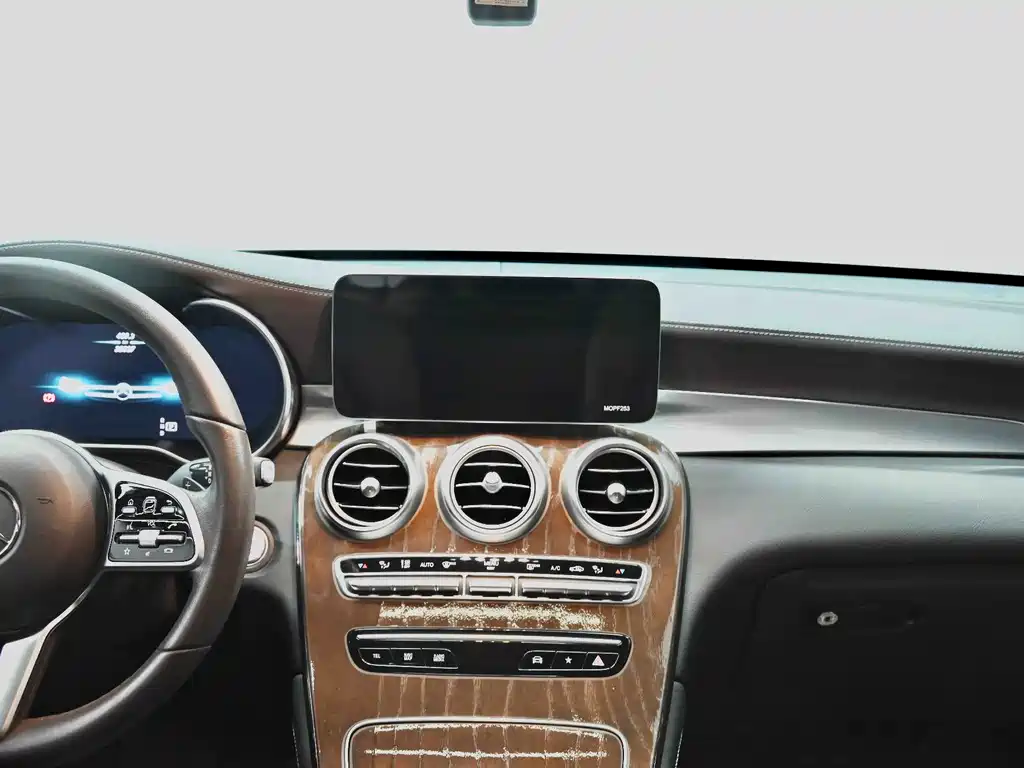 Mercedes-Benz GLC — миниатюра 11