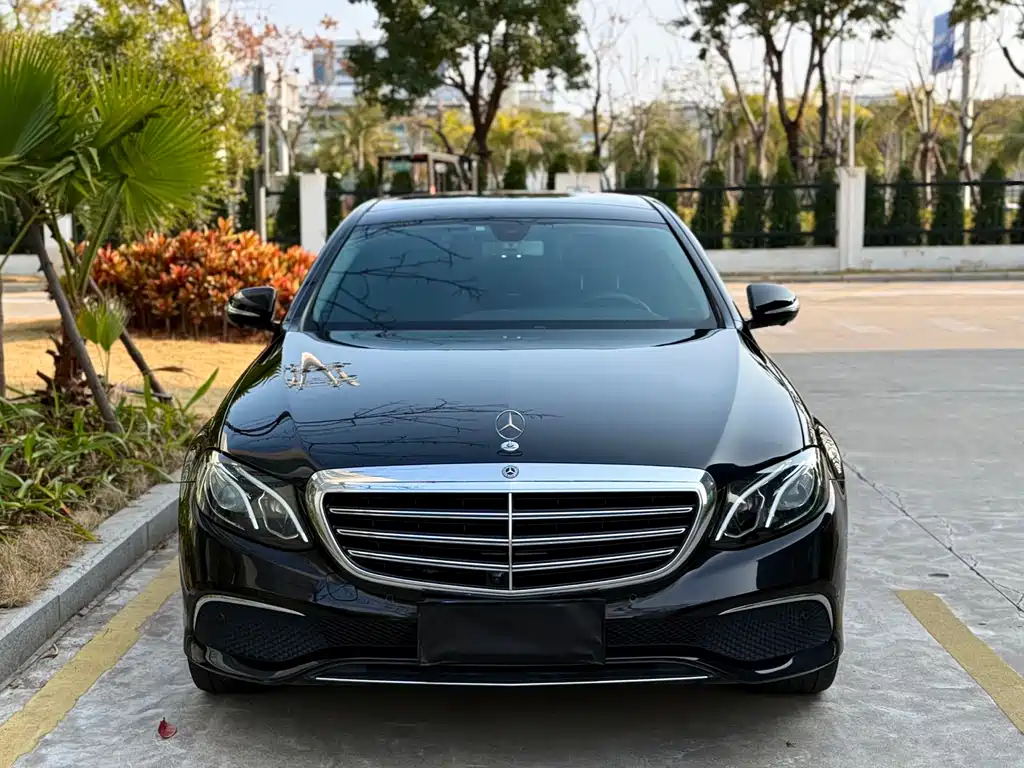MERCEDES-BENZ E CLASS