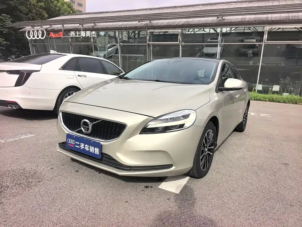 Volvo V40