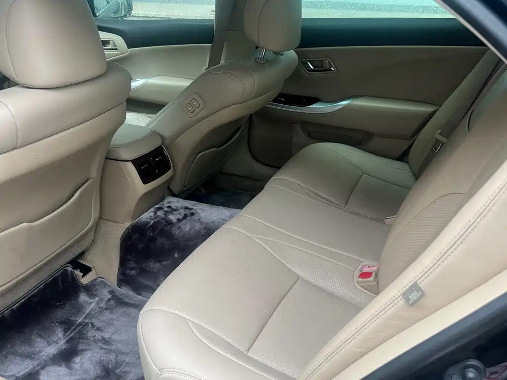 Toyota Crown 2010 3.0L Royal