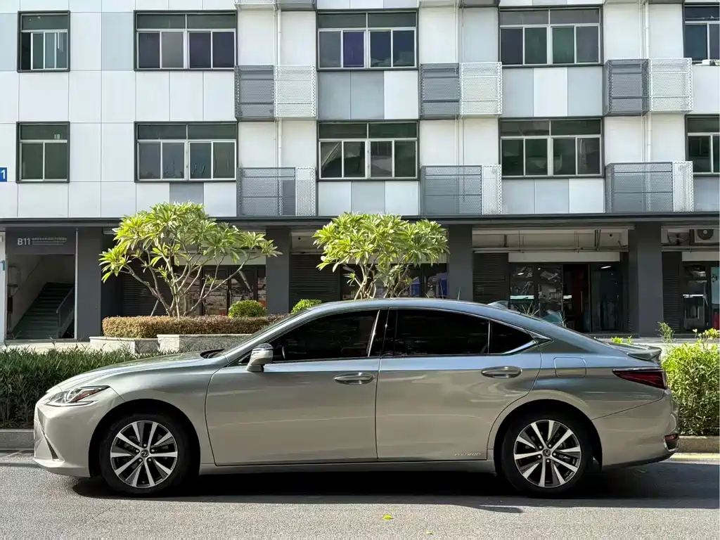 Lexus ES — миниатюра 4