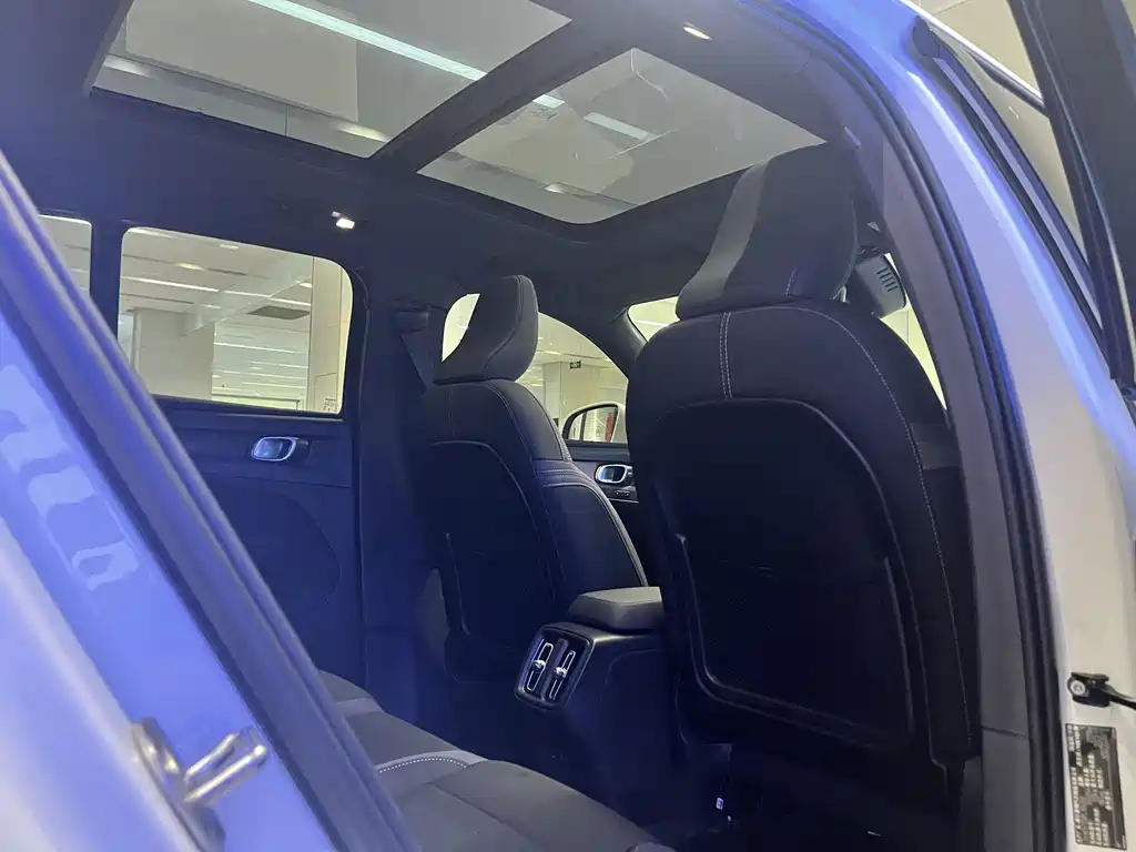 Volvo XC40 2023 B3 Luxury