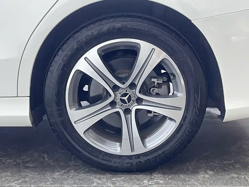 Mercedes-Benz C-Class — миниатюра 8