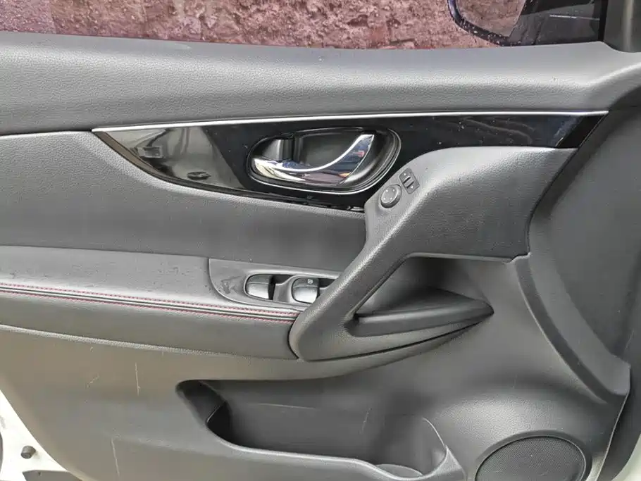 Nissan Qashqai — миниатюра 7
