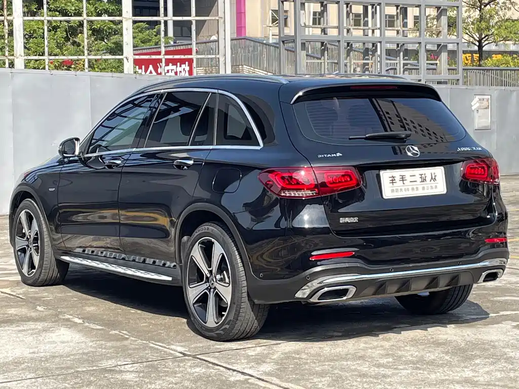 MERCEDES-BENZ GLC