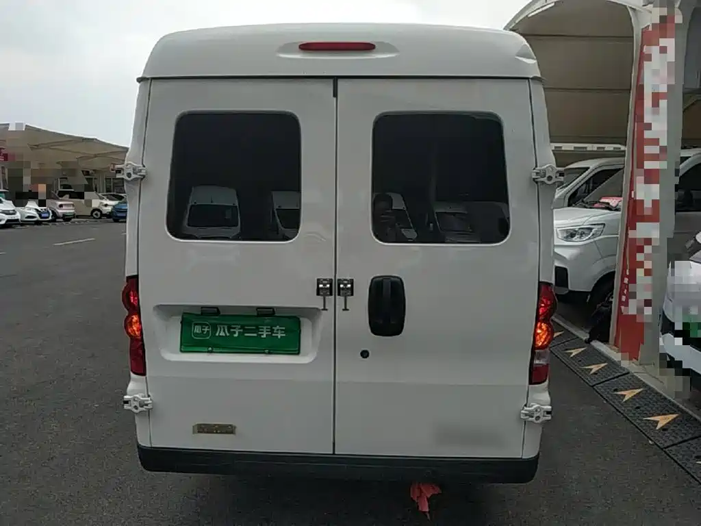 予风汽车 予风黄金仓 — миниатюра 6