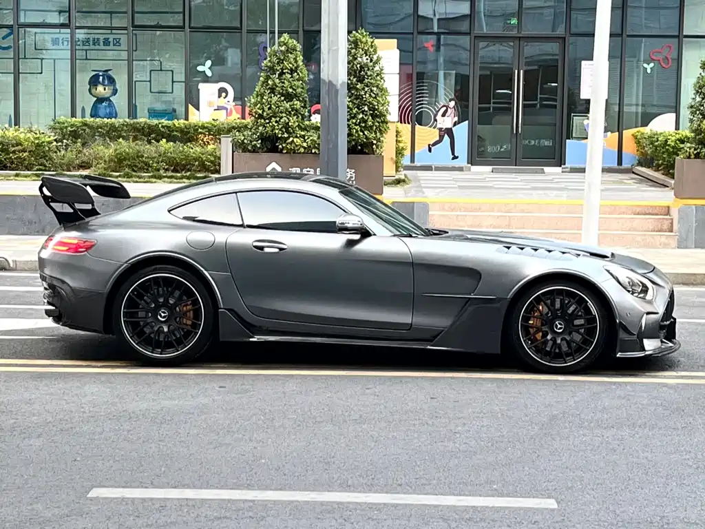 MERCEDES-BENZ AMG GT