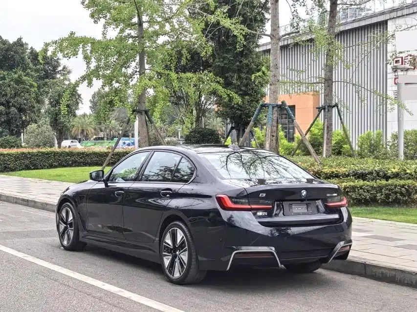 BMW i3 2025 eDrive 40 L