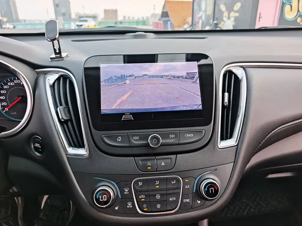 Chevrolet Malibu XL — миниатюра 16