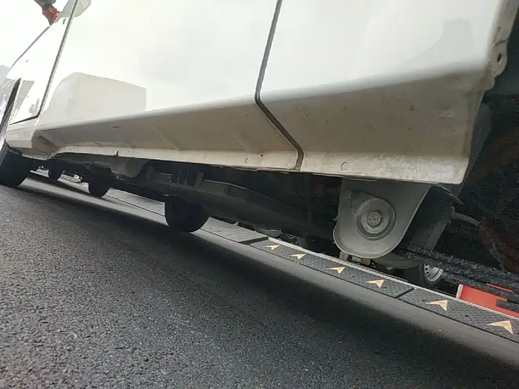 予风汽车 予风黄金仓 — миниатюра 22