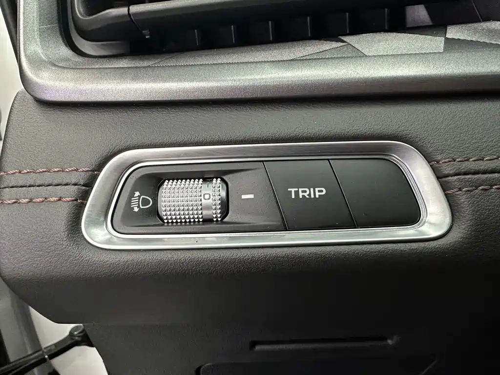 GEELY AUTOMOBILE VISION X6