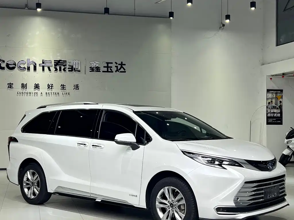 Toyota Sienna — миниатюра 3