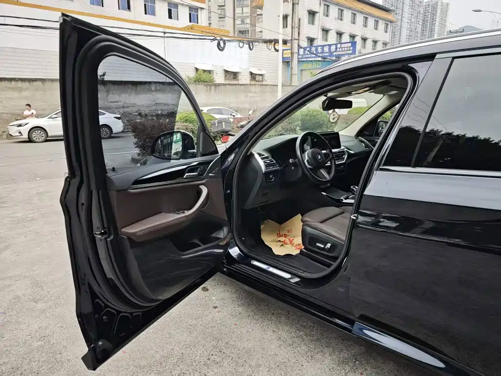 BMW iX3 — миниатюра 5