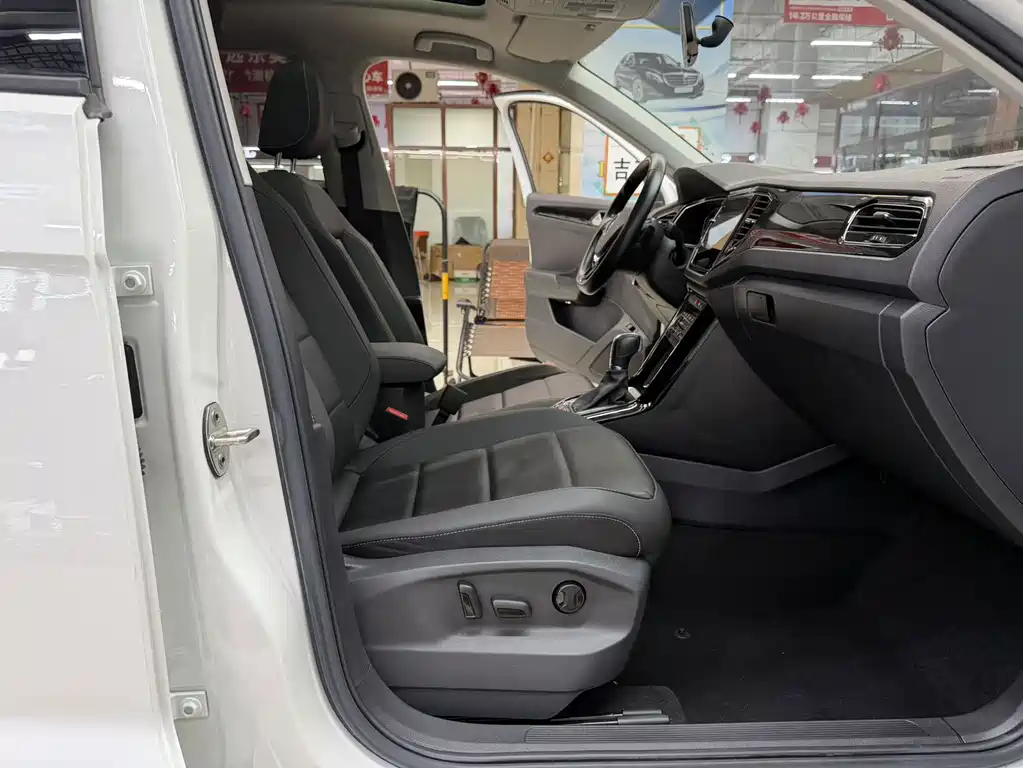 Volkswagen T-Roc 280TSI DSG 2WD Comfort Enjoy PLUS, фото 20