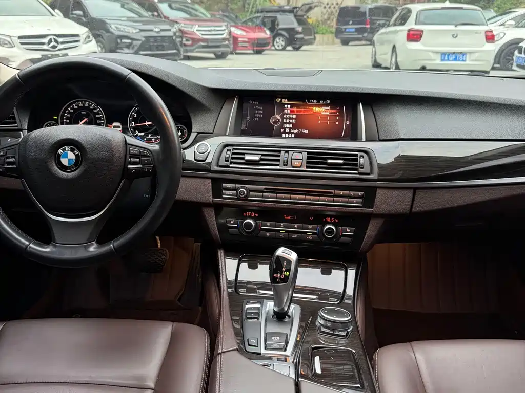 BMW 5 Series — миниатюра 14