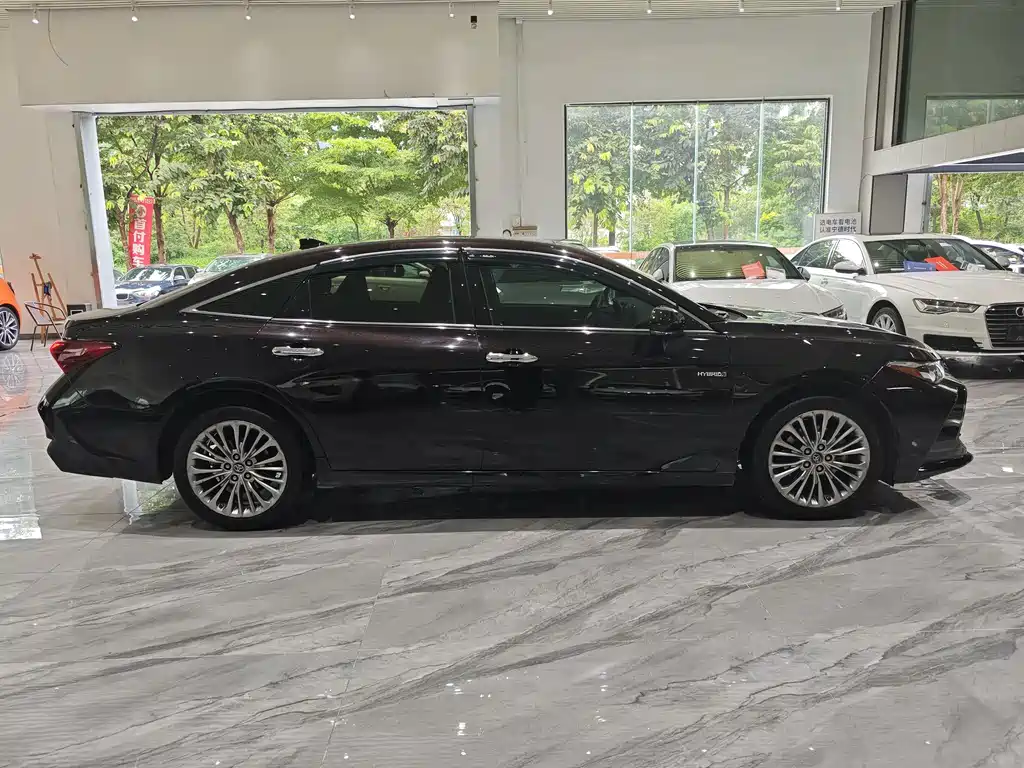 Toyota Avalon 2019 2.5L XLE Luxury V