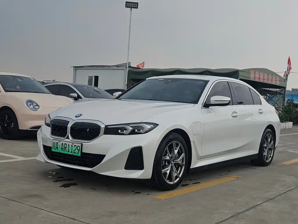 BMW i3 2023