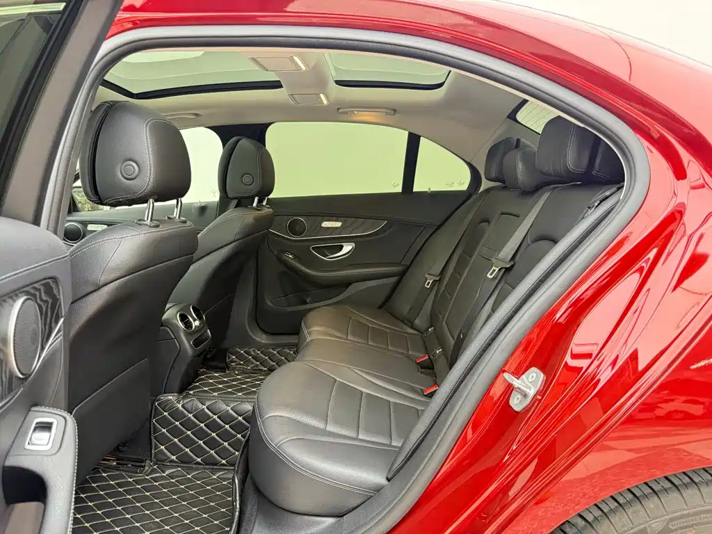 Mercedes-Benz C-Class — миниатюра 13
