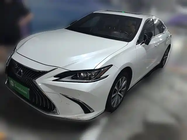 LEXUS  ES 2019