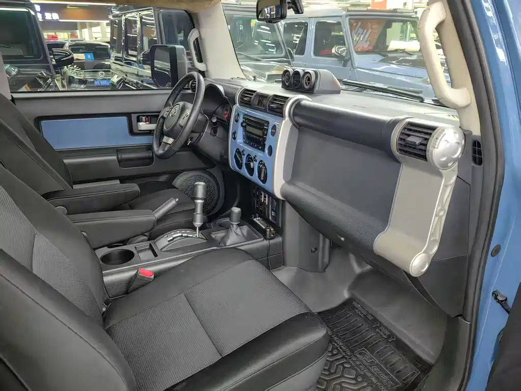 Toyota FJ Cruiser FJ 2018 4.0L AT
