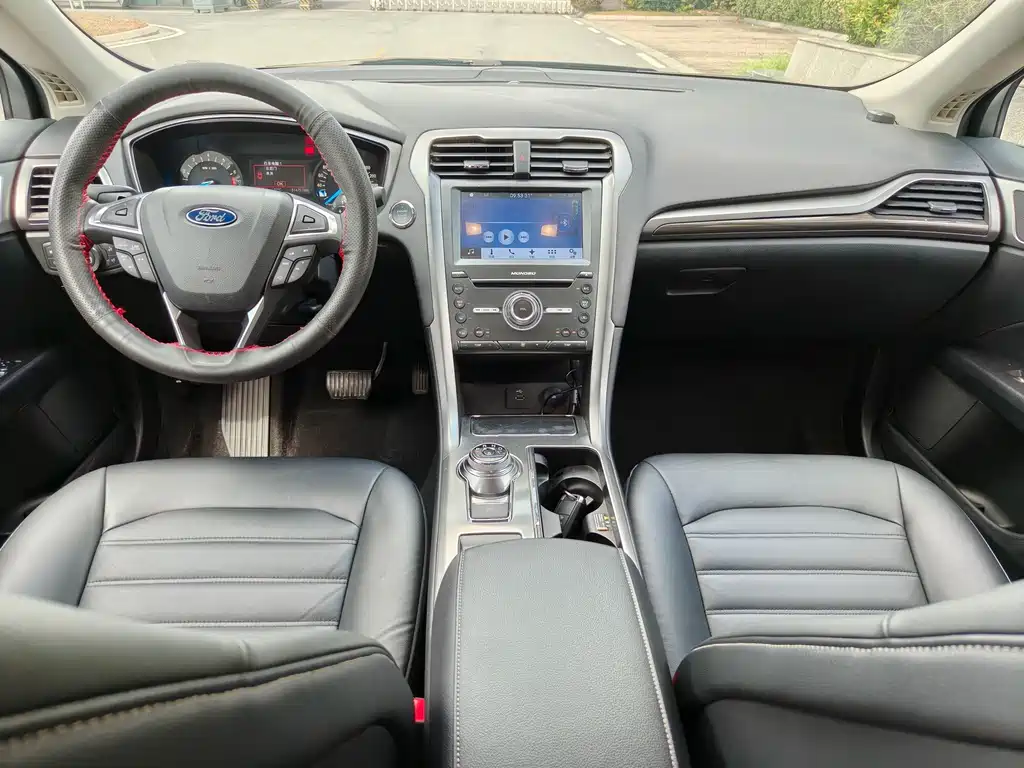 Ford Mondeo — миниатюра 6