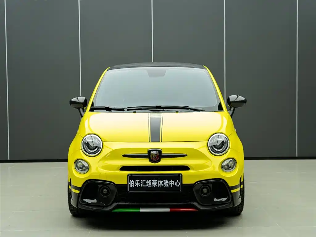 Abarth 695 2024 1.4T AT