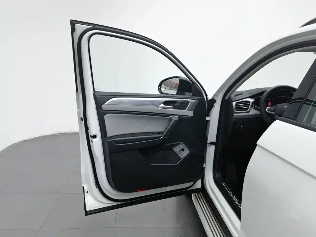 Volkswagen Tayron 2023 330TSI R-Line