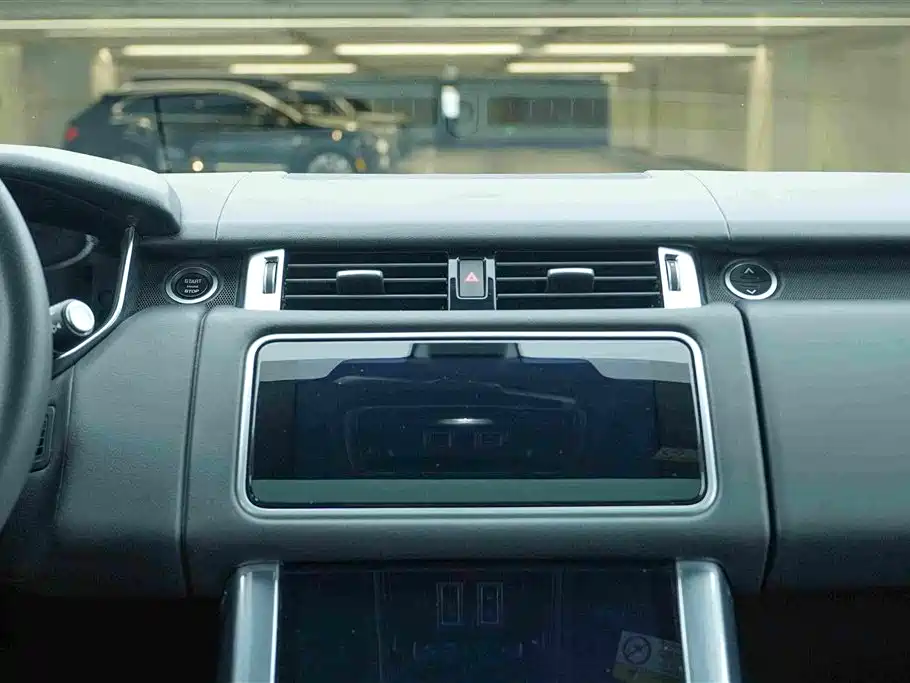 Land Rover Sport PHEV — миниатюра 17