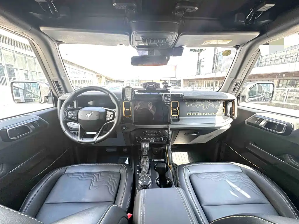 Ford Bronco — миниатюра 4