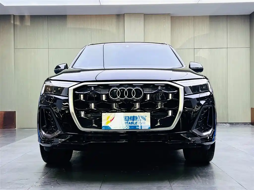 Audi Q7 2024 45 TFSI quattro S line Sport