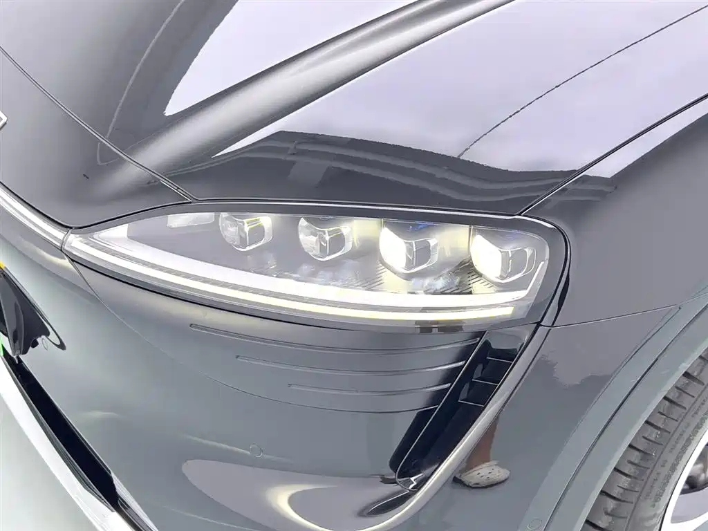 AITO WISDOM WORLD R7