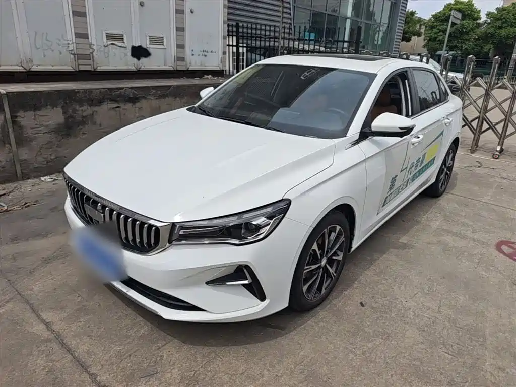 Geely Emgrand 2024