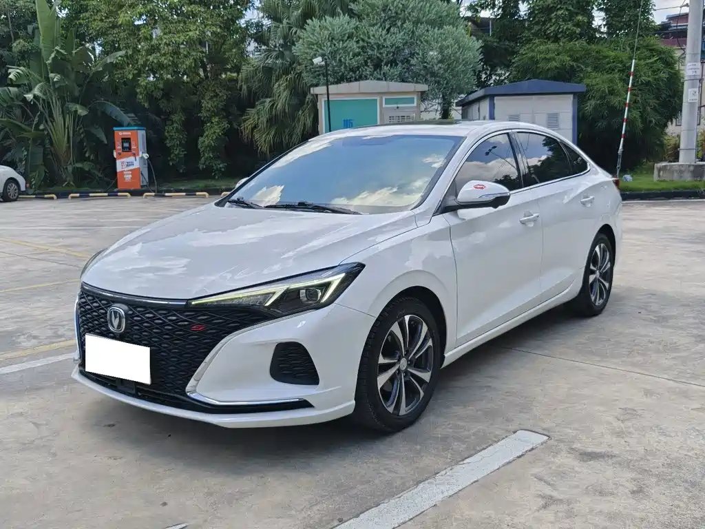 2020 Changan Eado - zdjęcie 1 z 9