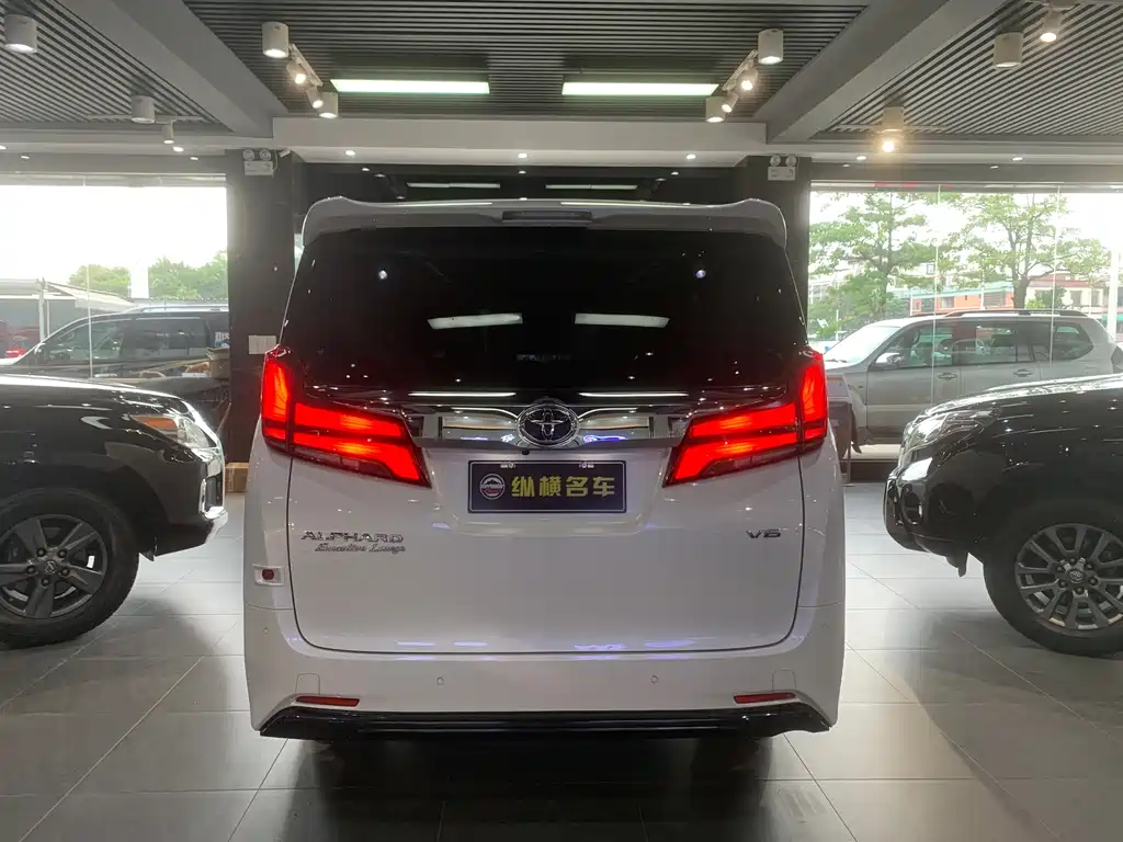 Toyota Alphard 2018 3.5L Luxury