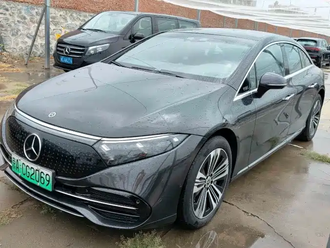 Mercedes-Benz EQS