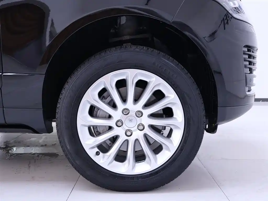 Land Rover Range Rover 2022 3.0 L6 360PS