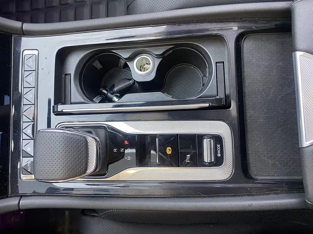Hongqi H5 — фотографии объявления, Фото 11