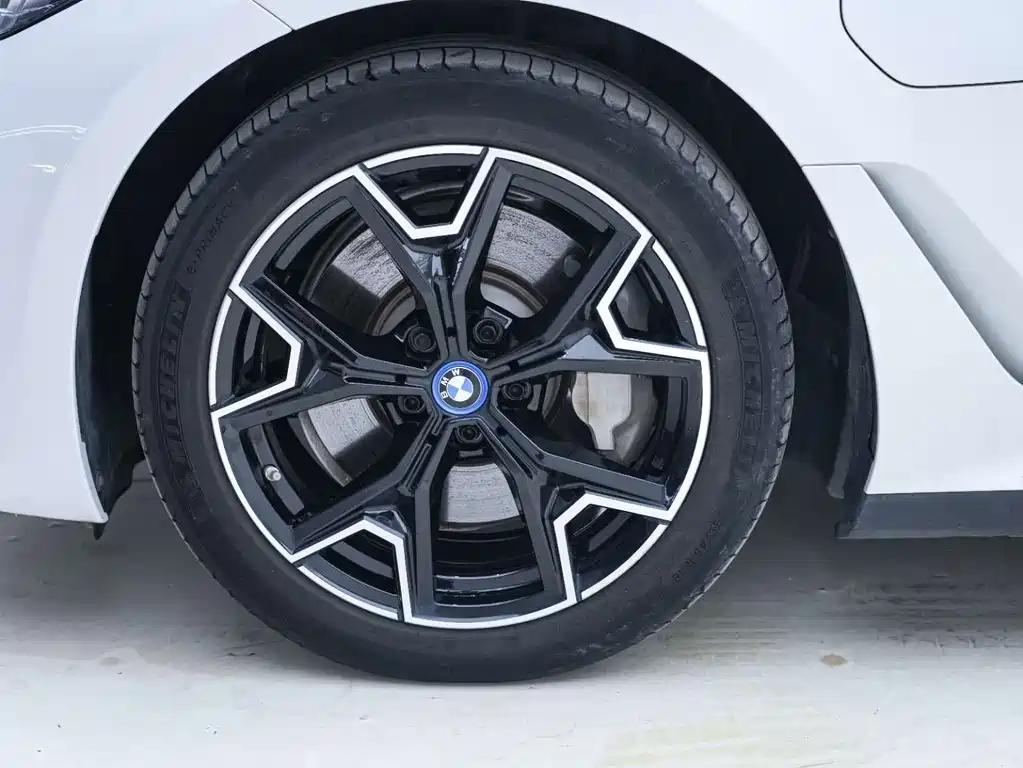BMW i3 — миниатюра 8