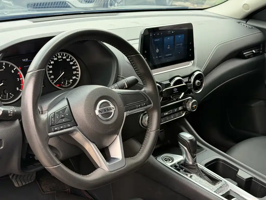 Nissan Sylphy — миниатюра 8