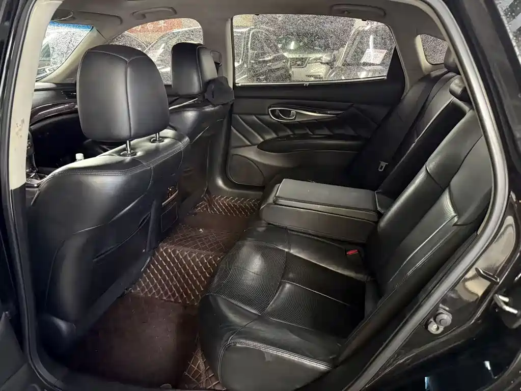 Infiniti Q70 2013 Q70L 2.5L