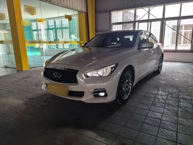 Infiniti Q50L