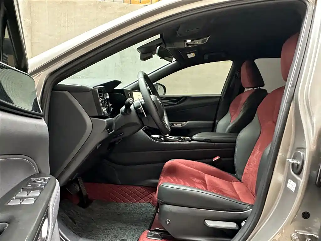 Lexus NX 2024 260