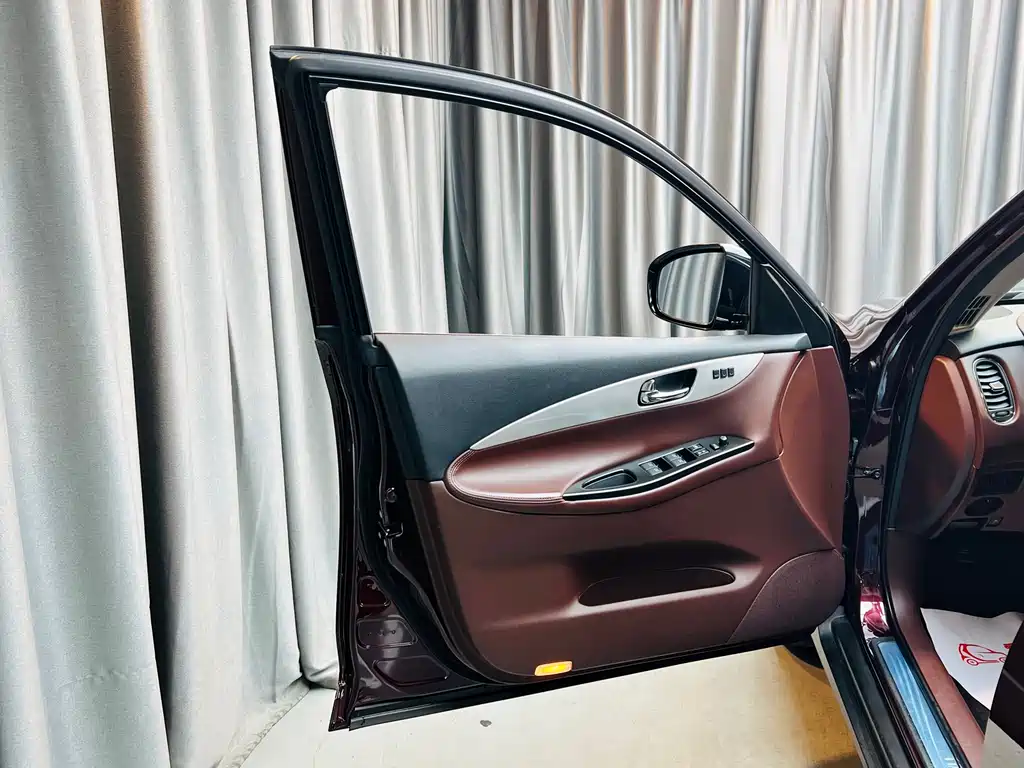 Infiniti QX50 2013 2.5L