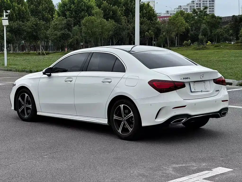 Mercedes-Benz A-Class A 2024 A 200 L Fashion